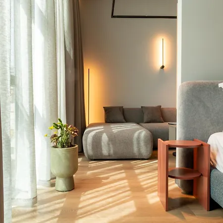 Zins Luxury * دراس