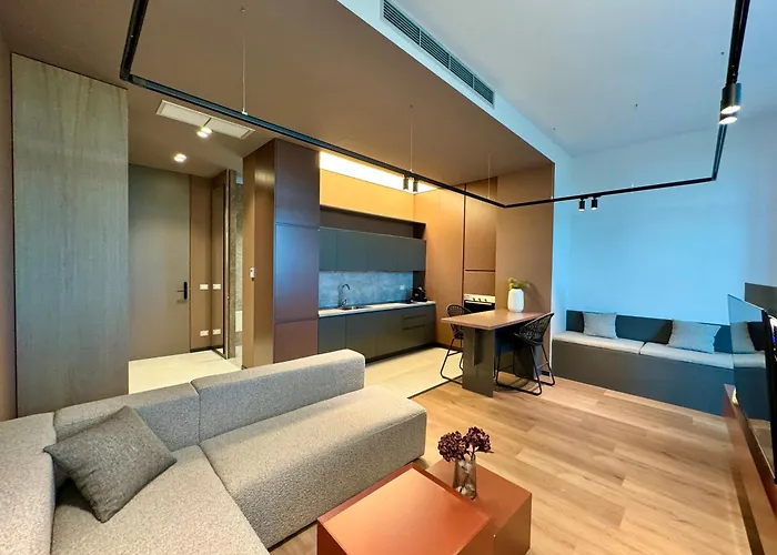 Zins Luxury アパート